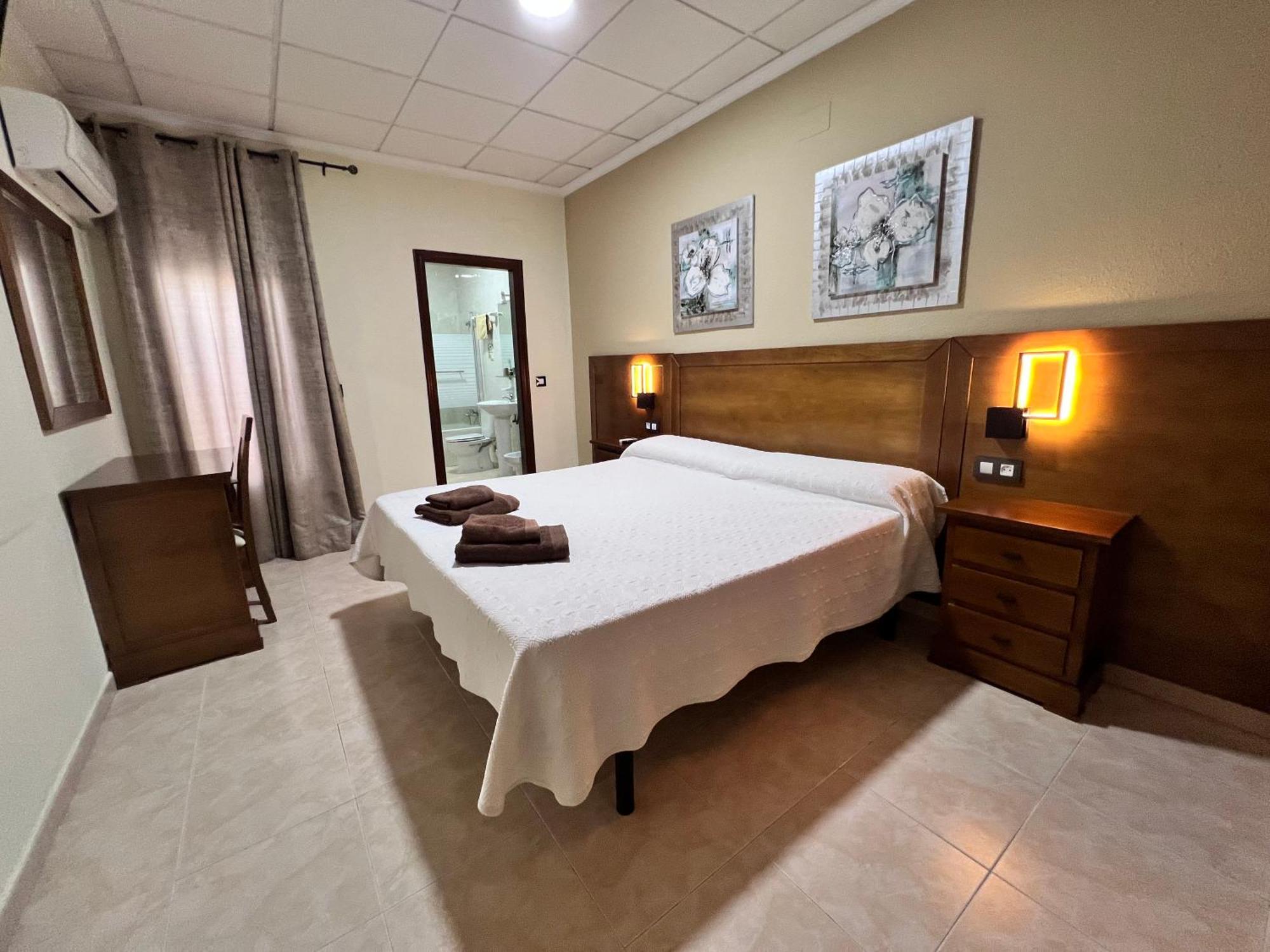 Hotel Don Juan Puente De Genave Exterior photo